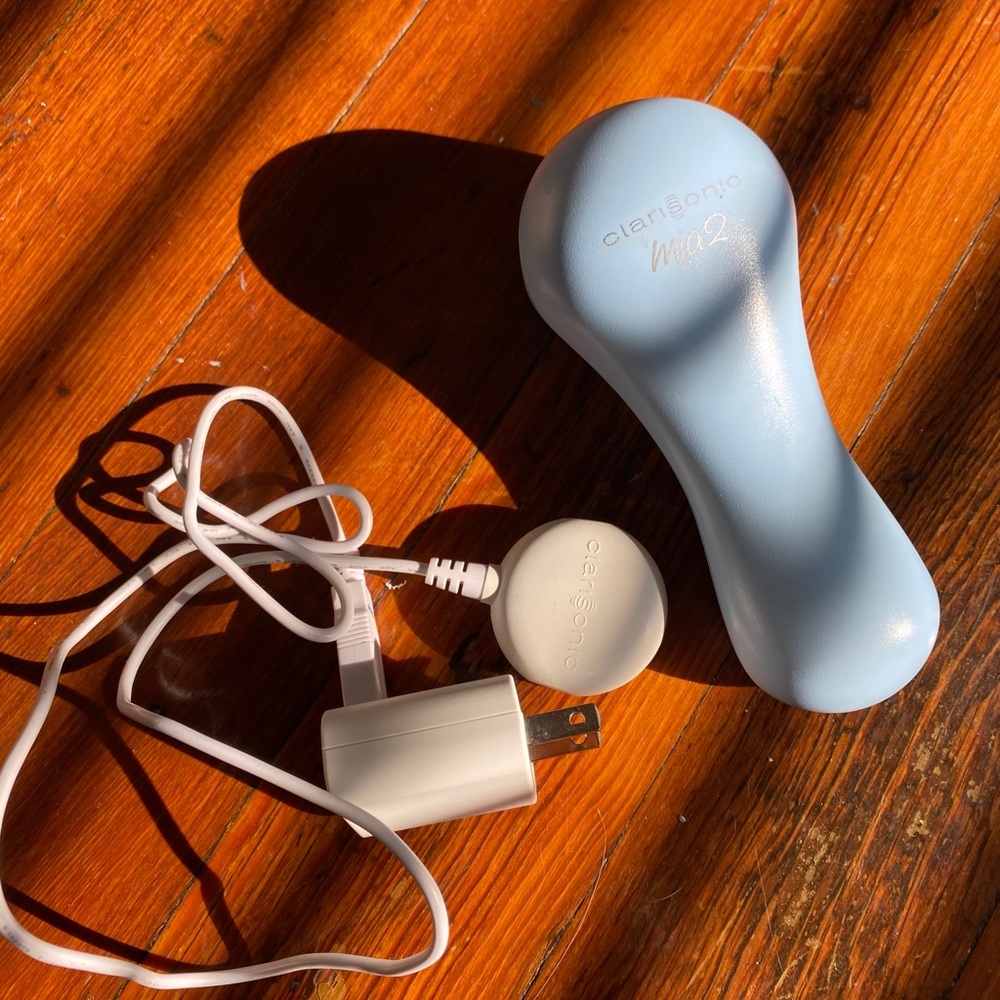 Clarisonic Mia Two + Charger